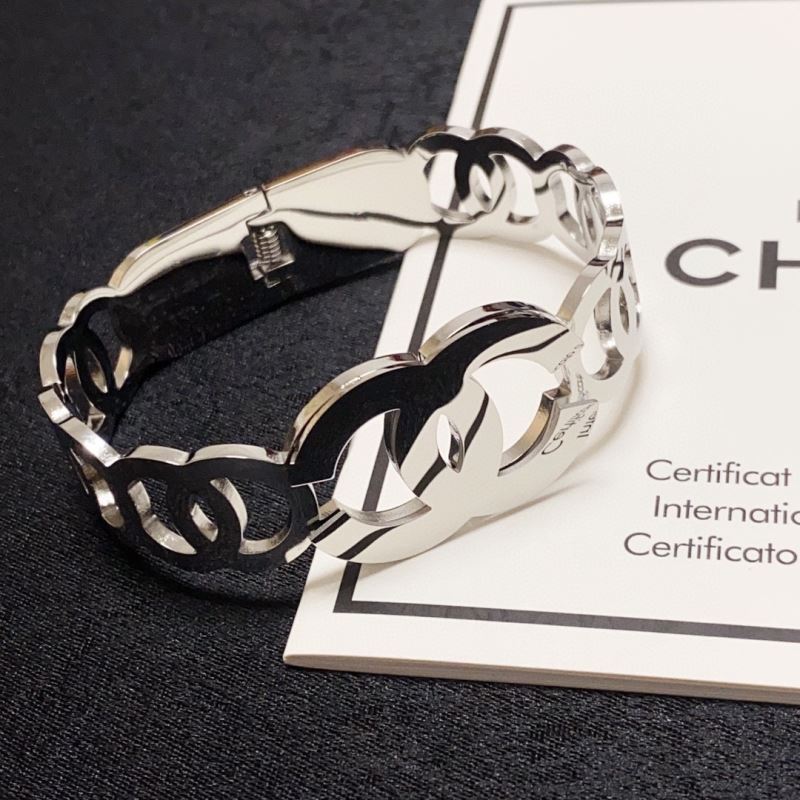 Ch**el bracelets